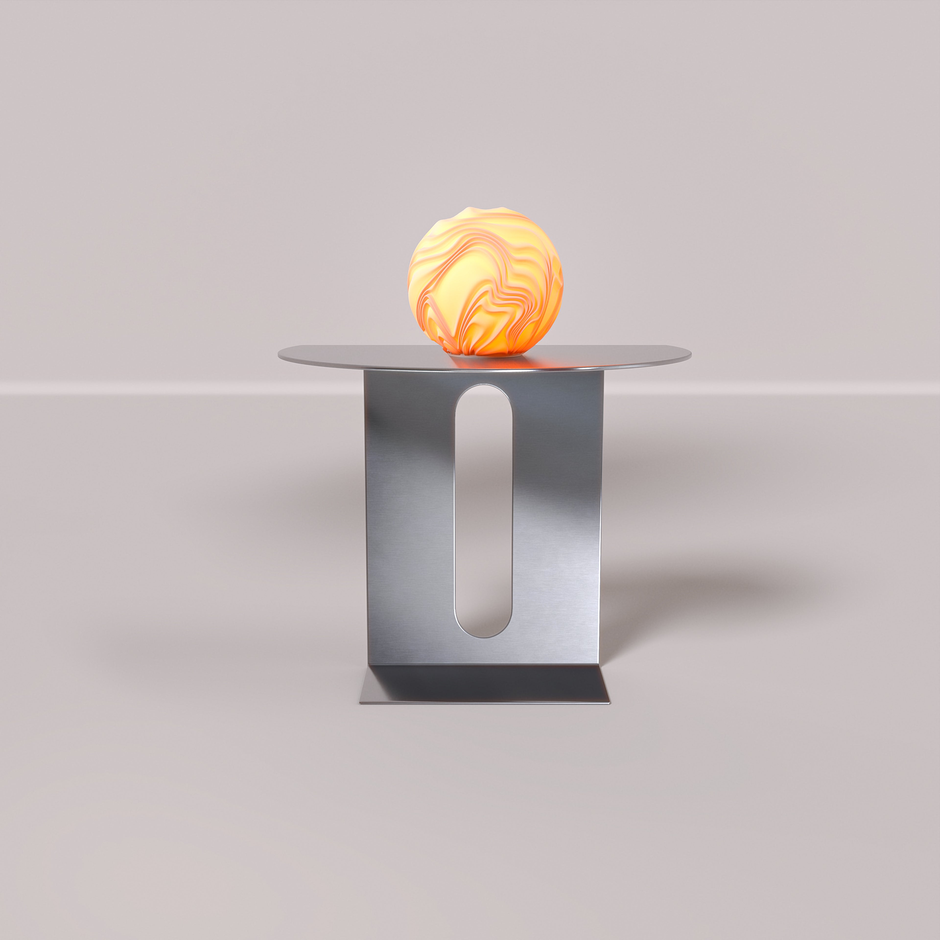 O4 Flow Sculpted Lamp