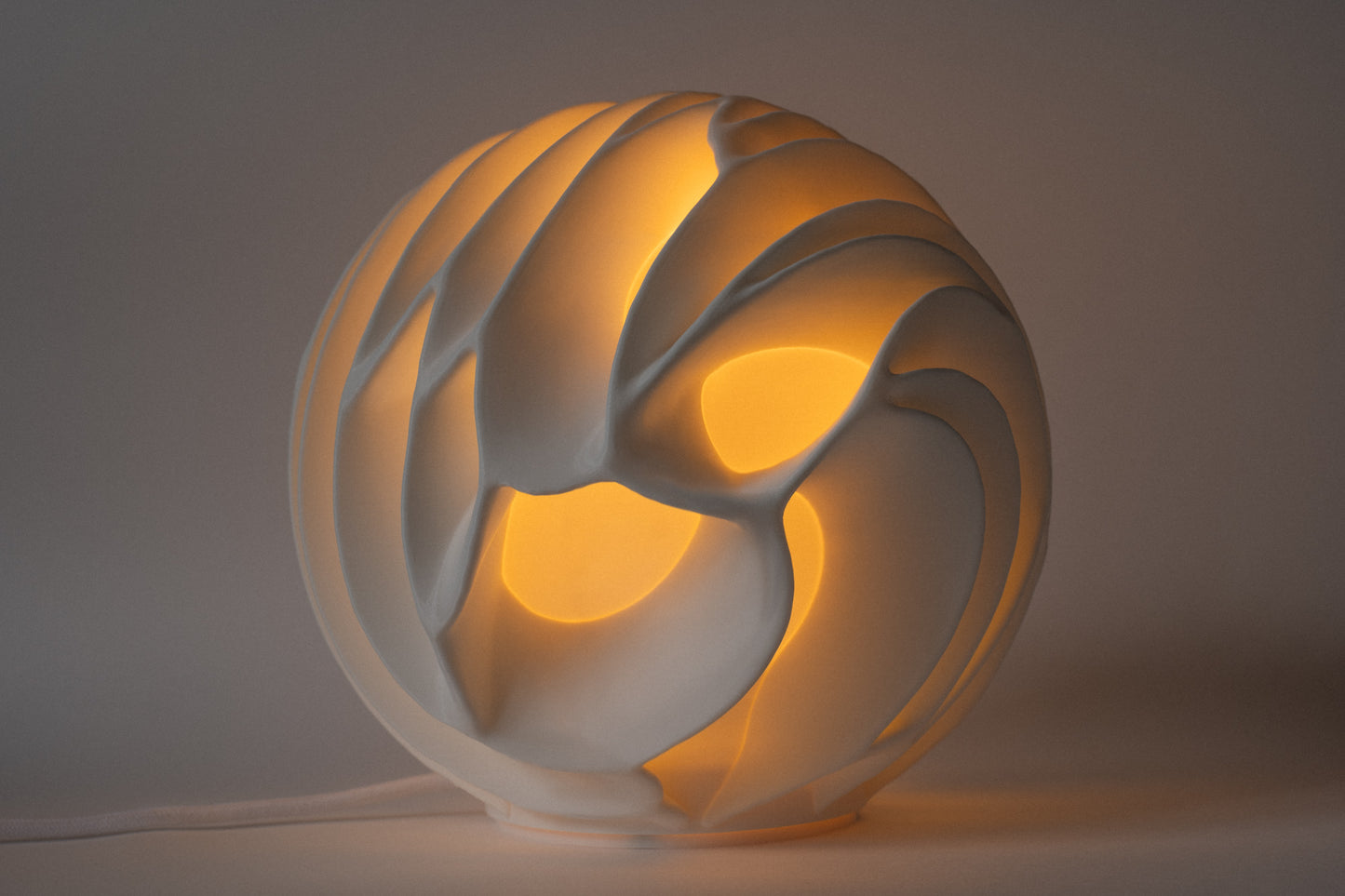 O6 Lava Sculpted Lamp