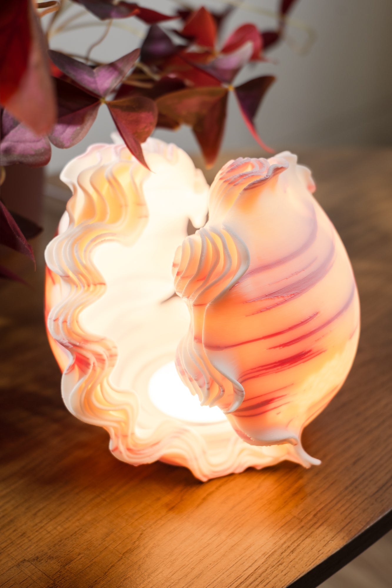 O11-s Ocean Petals Sculpted Mini Lamp