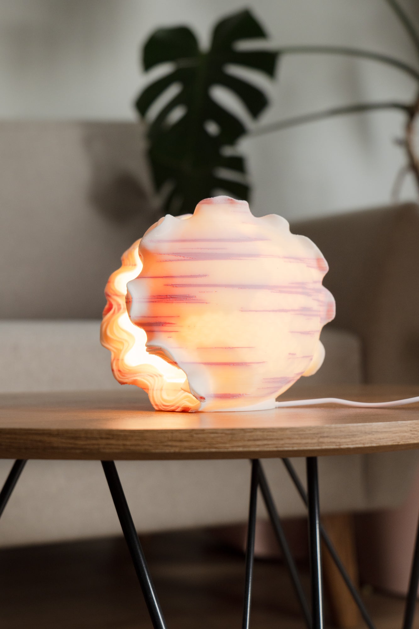 O11-s Ocean Petals Sculpted Mini Lamp
