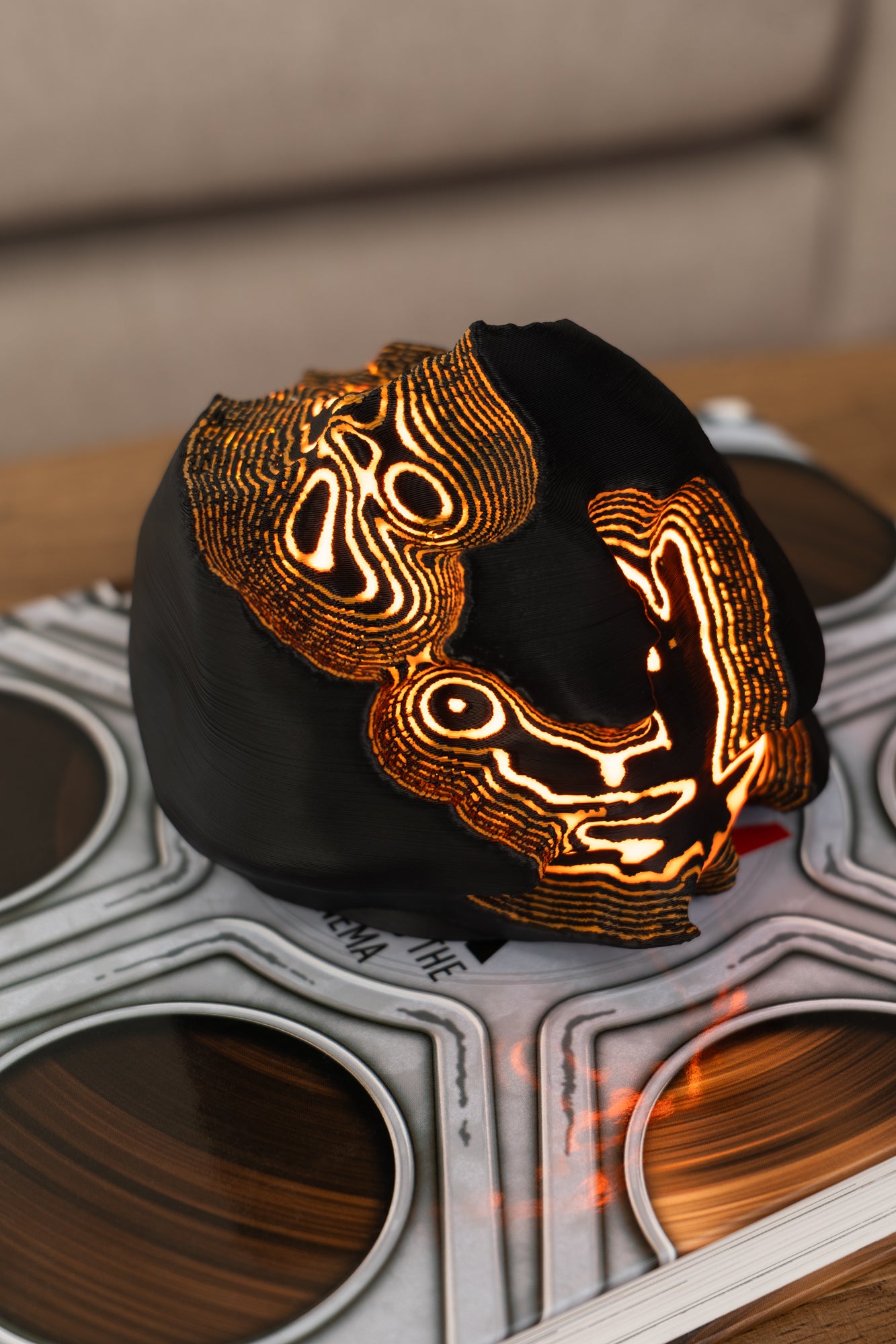 O12-s Fire Sculpted Mini Lamp