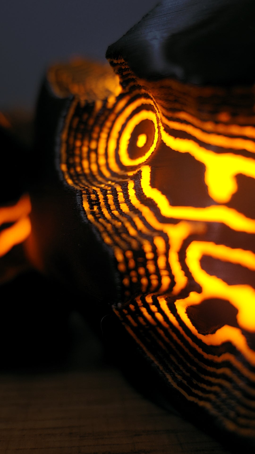O12-s Fire Sculpted Mini Lamp