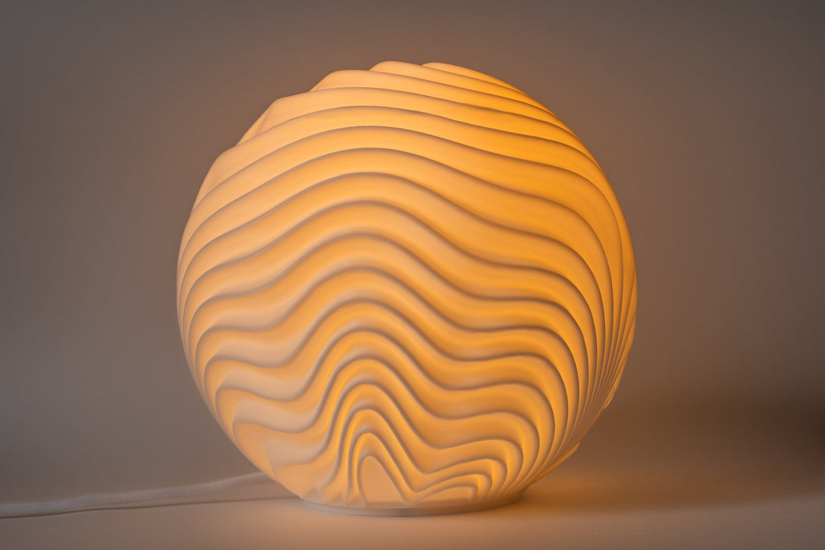 O3 Dune Sculpted Lamp – Leora