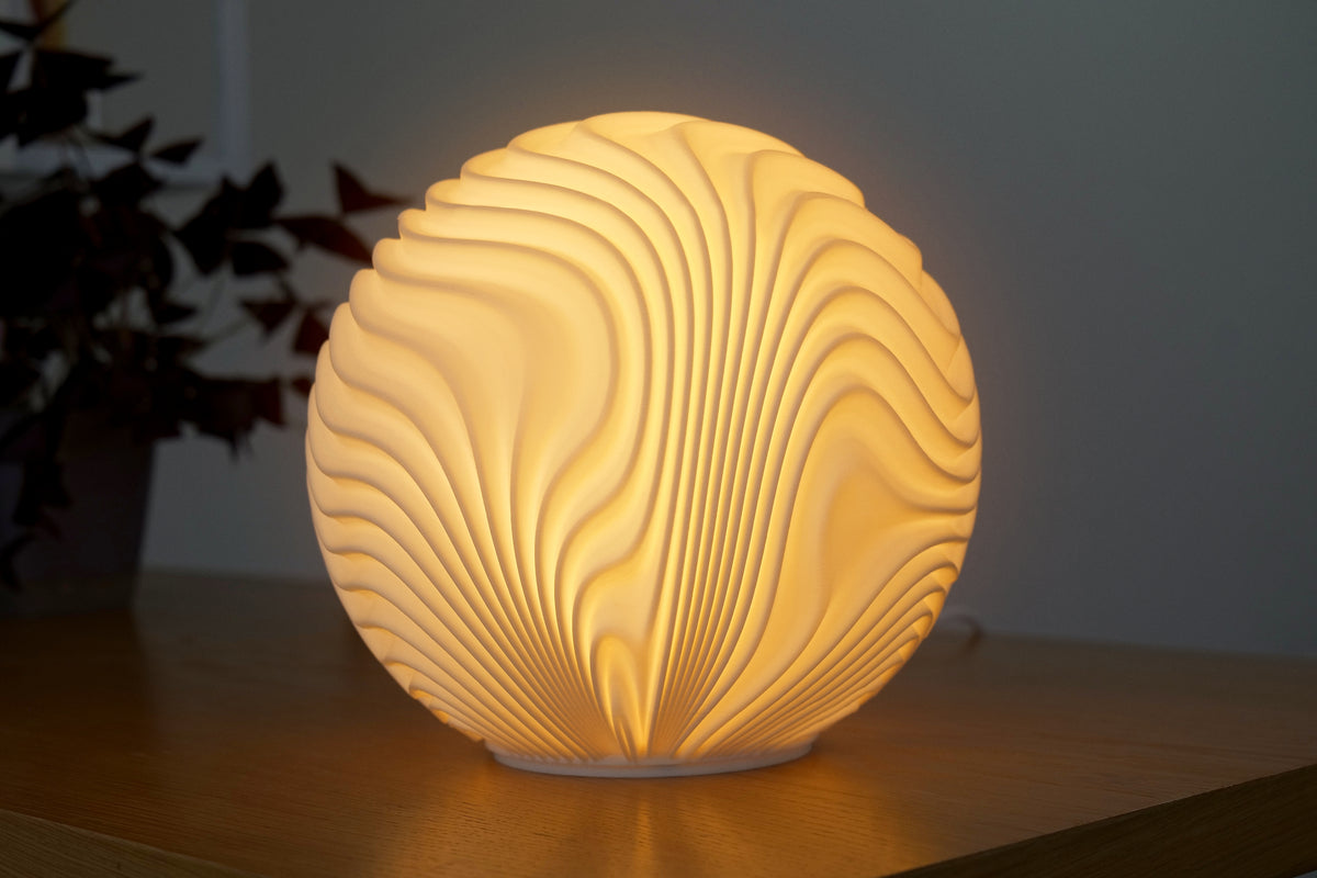 O3 Dune Sculpted Lamp – Leora