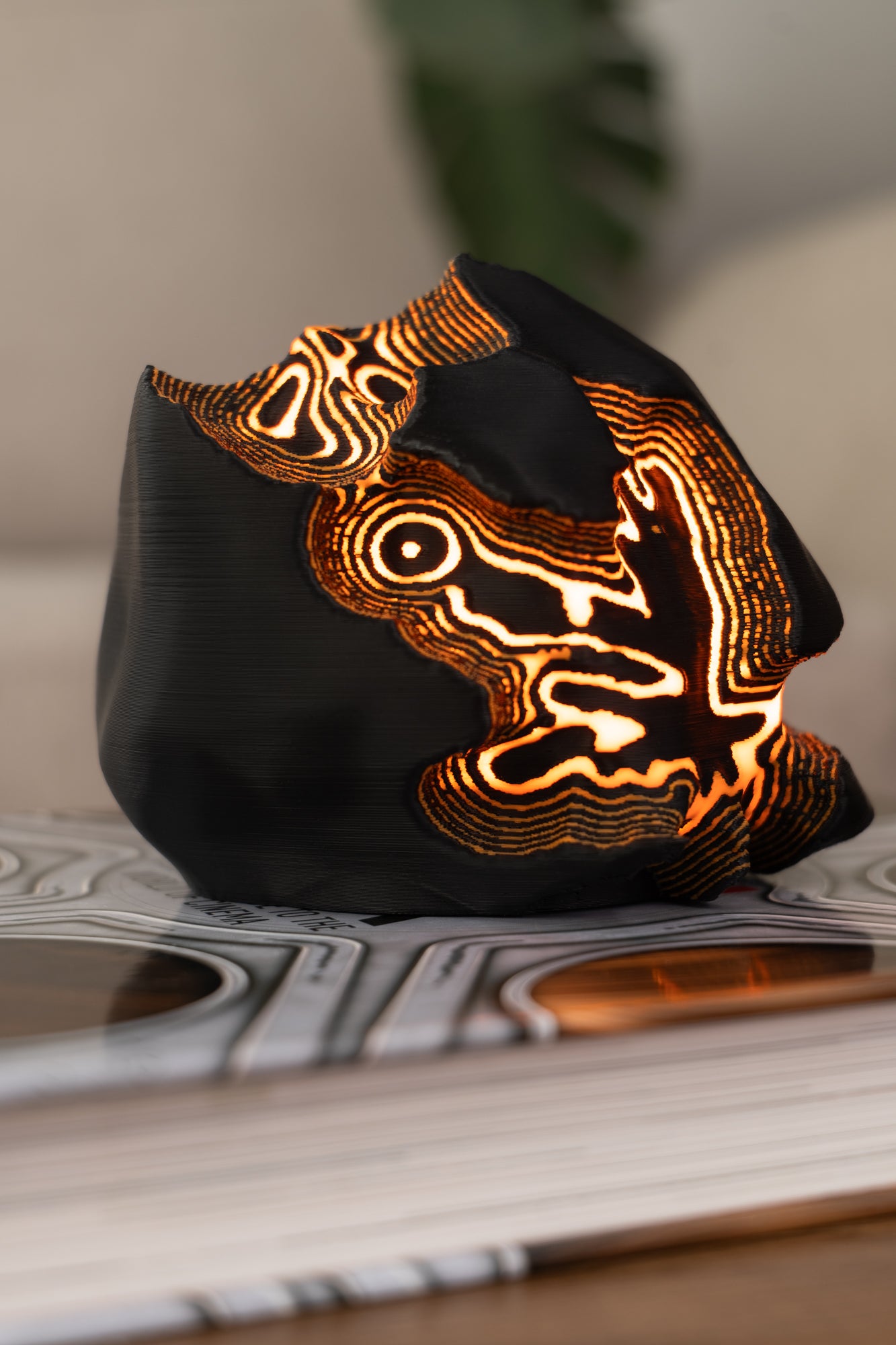 O12-s Fire Sculpted Mini Lamp