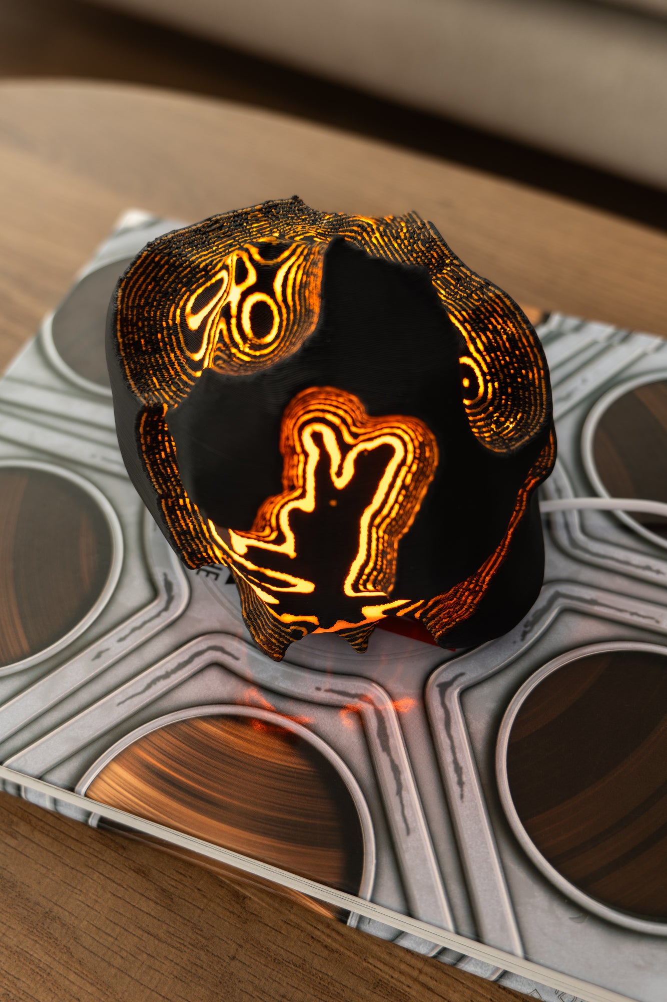 O12-s Fire Sculpted Mini Lamp